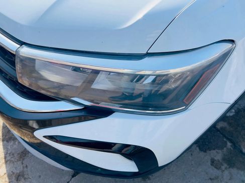 Used 2022 Volkswagen Taos S image 32