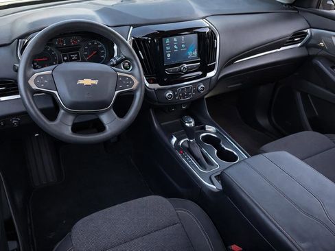 Used 2018 Chevrolet Traverse LS image 4