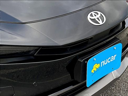 Used 2024 Toyota Prius Limited image 32