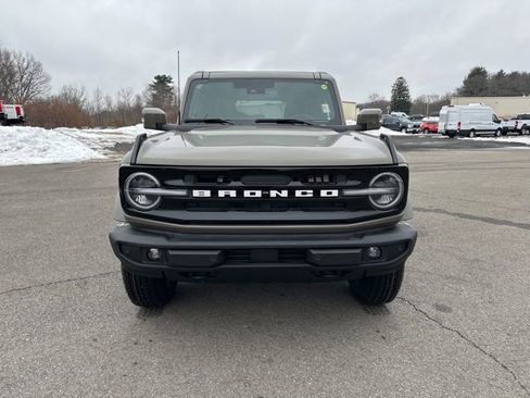 New 2025 Ford Bronco Outer Banks image 2