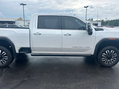 Used 2024 GMC Sierra 2500 Denali Ultimate w/ Max Trailering Package AWD/4WD image 3