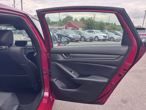 Used 2018 Honda Accord Sport image 16