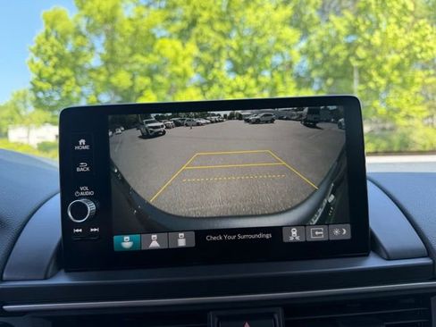 Used 2025 Honda Pilot Touring image 24