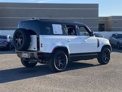 Used 2023 Land Rover Defender 110 X-Dynamic SE image 27