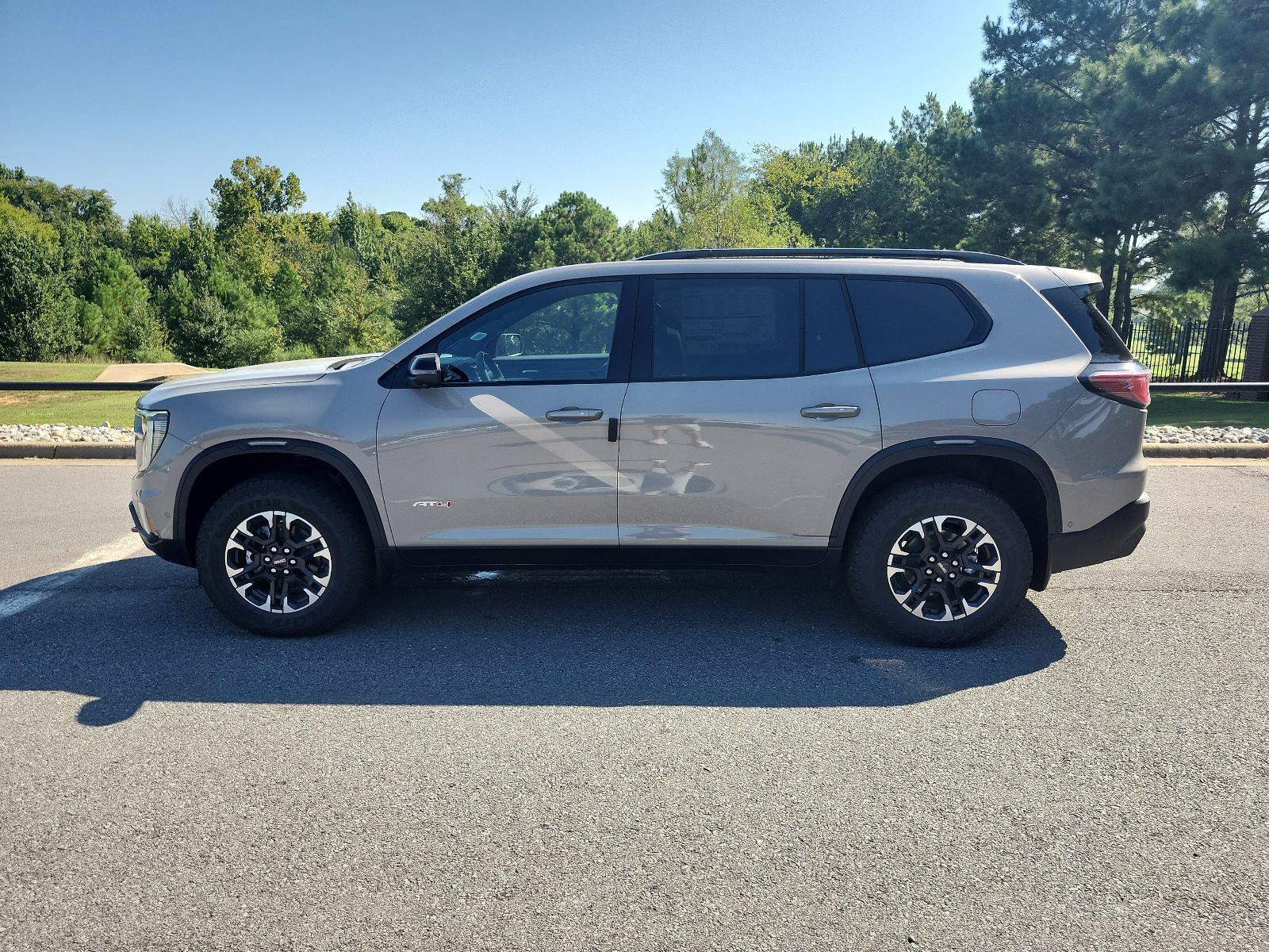 New 2027 GMC Acadia AT4 w/ AT4 Reserve Package AWD/4WD image 2