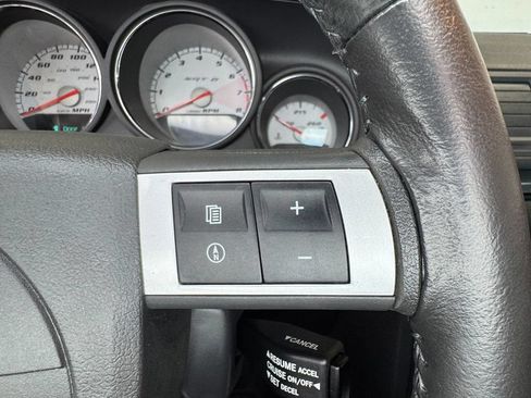 Used 2009 Dodge Challenger SRT8 RWD image 16