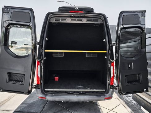 Used 2019 Mercedes-Benz Sprinter 3500 image 10