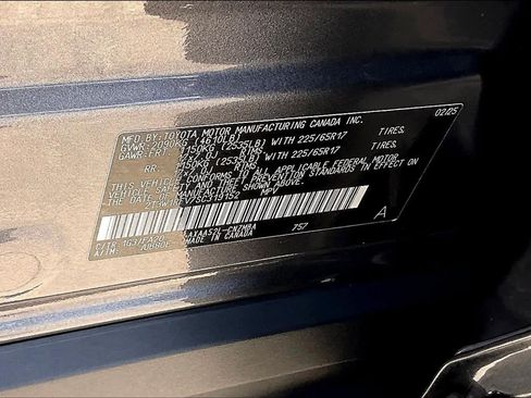 Used 2025 Toyota RAV4 XLE FWD image 32