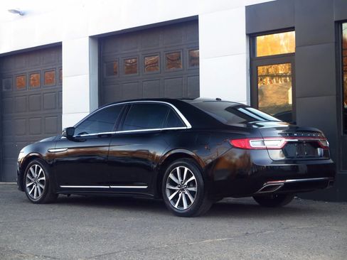 Used 2017 Lincoln Continental Premiere image 3