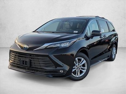 New 2025 Toyota Sienna XLE