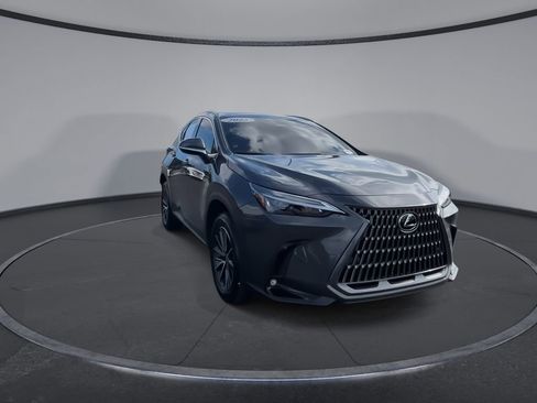 Used 2025 Lexus NX 250 FWD w/ Towing Package (2000 Lbs) image 3