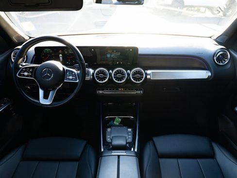 Used 2023 Mercedes-Benz GLB 250 4MATIC image 8