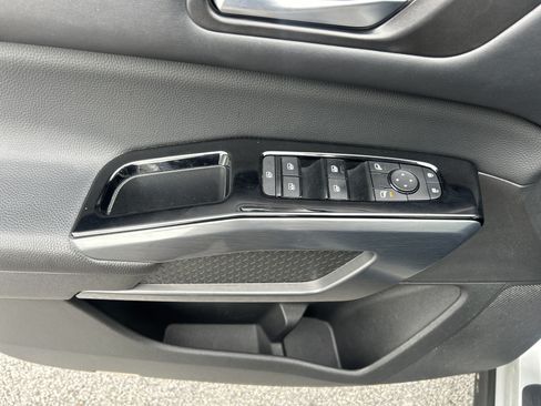 Used 2022 Nissan Pathfinder SL w/ SL Premium Package FWD image 14