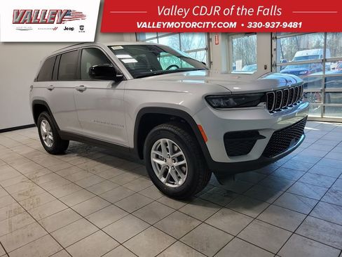 New 2026 Jeep Grand Cherokee Laredo X AWD/4WD image 1