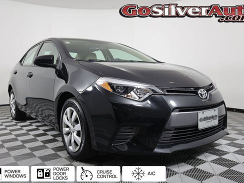 Used 2015 Toyota Corolla LE image 1