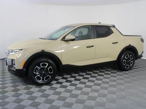 Used 2024 Hyundai Santa Cruz SEL image 2