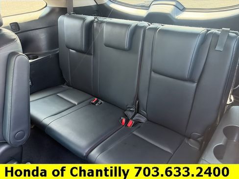 Used 2019 Toyota Highlander XLE AWD/4WD image 23