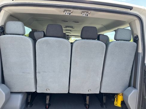 Used 2015 Ford Transit 350 XLT RWD image 17