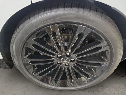 New 2026 Land Rover Range Rover Velar Dynamic SE image 10