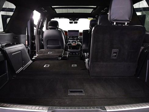 Used 2024 Lincoln Navigator Premiere image 31