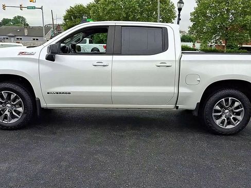 Certified 2022 Chevrolet Silverado 1500 RST image 5