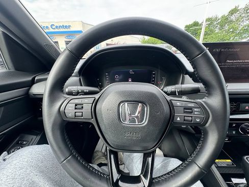 Used 2025 Honda Accord Sport image 15