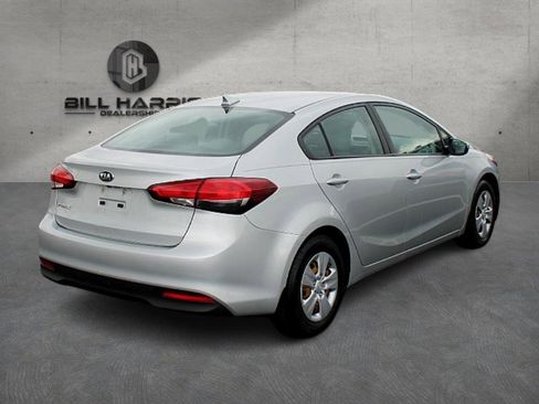 Used 2018 Kia Forte LX w/ LX Popular Package image 4