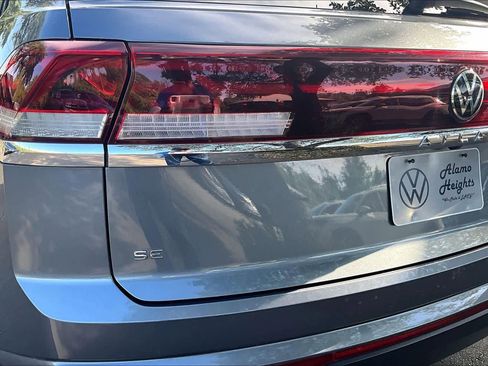 Used 2024 Volkswagen Atlas Cross Sport SE image 10