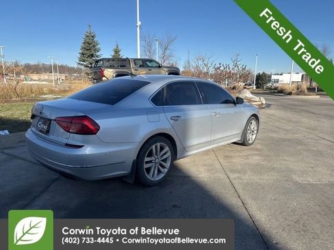 Used 2016 Volkswagen Passat 3.6 SEL Premium image 3