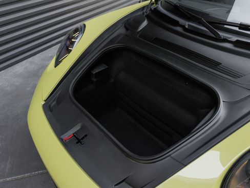 Certified 2025 Porsche 911 Carrera GTS RWD image 42