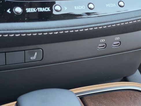 Certified 2024 Lexus LS 500 RWD image 25