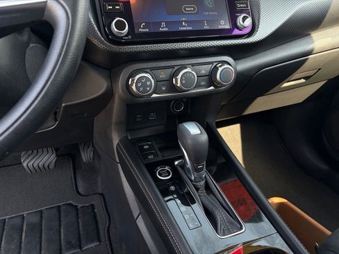 Used 2023 Nissan Kicks SV FWD image 19