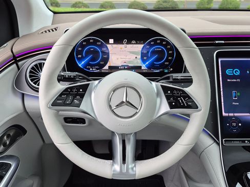 Certified 2023 Mercedes-Benz EQE 500 4MATIC SUV image 18