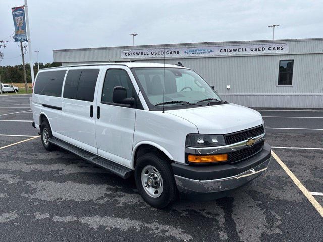 Used 2025 Chevrolet Express 3500 LT w/ LT Preferred Equipment Group RWD image 7
