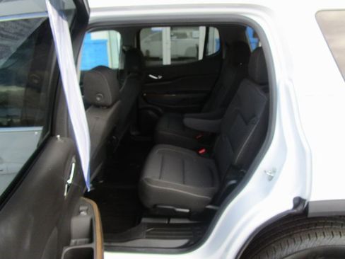 Certified 2023 GMC Acadia SLE w/ Driver Convenience Package image 14