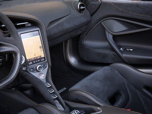 Used 2023 McLaren 720S Performance image 16