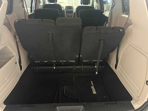 Used 2015 Dodge Grand Caravan SXT FWD image 23