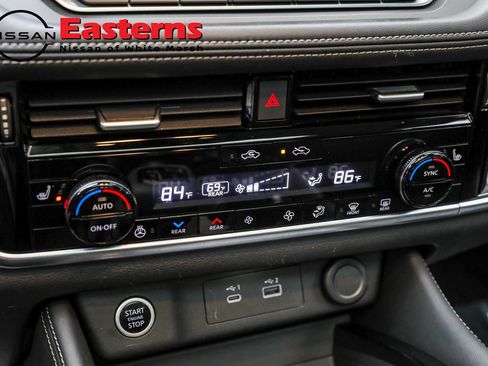 Used 2022 Nissan Rogue SL image 19