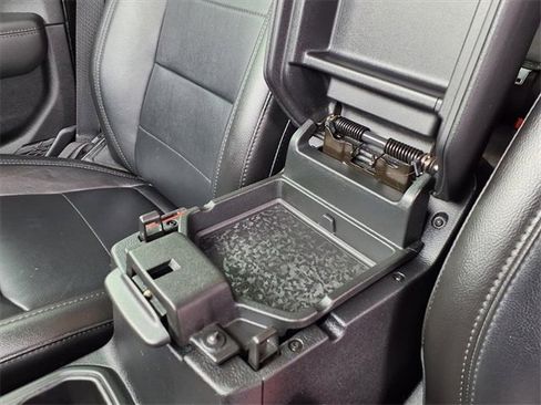 Used 2021 Jeep Wrangler Unlimited Sahara image 37