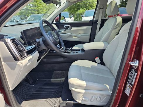 Used 2025 Kia Sorento S w/ Panoramic Sunroof Package FWD image 18