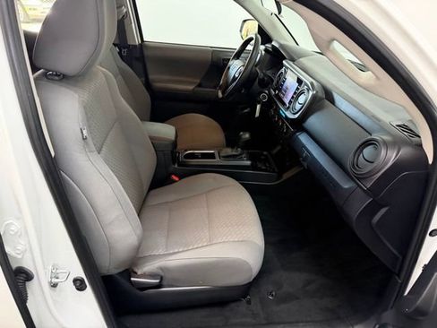 Used 2023 Toyota Tacoma SR AWD/4WD image 39