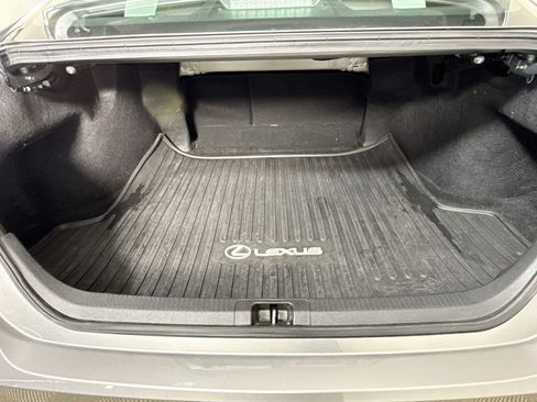 Used 2025 Toyota Camry SE w/ Convenience Package FWD image 35