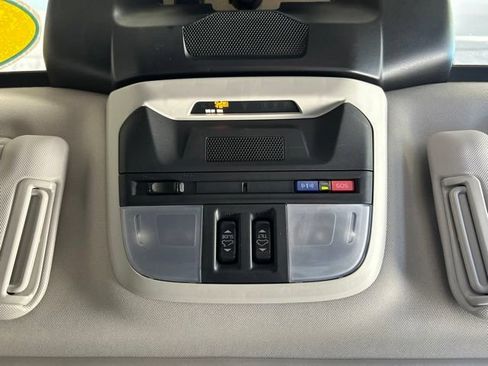Used 2024 Subaru Crosstrek 2.5i Limited AWD/4WD image 18