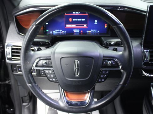 Used 2023 Lincoln Navigator 2WD image 18