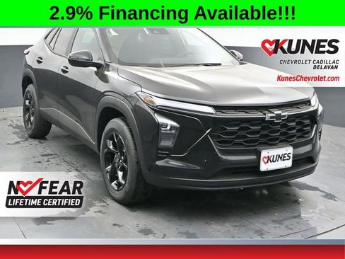 New 2026 Chevrolet Trax LT w/ Driver Confidence Package FWD image 2
