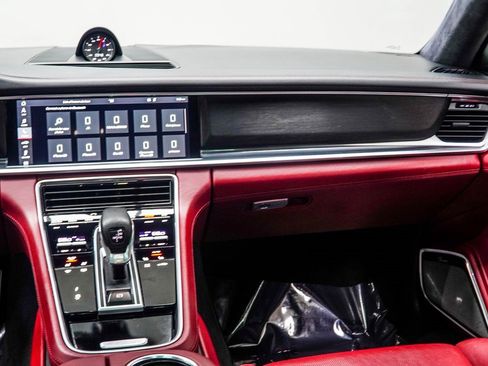 Used 2020 Porsche Panamera GTS image 17