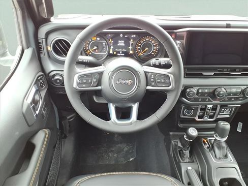 New 2026 Jeep Wrangler Unlimited Sahara AWD/4WD image 20