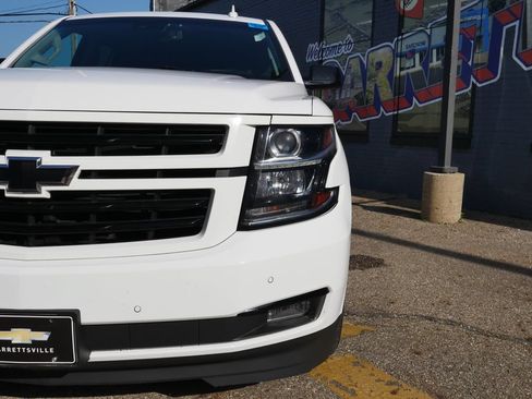 Used 2018 Chevrolet Tahoe Premier AWD/4WD image 3