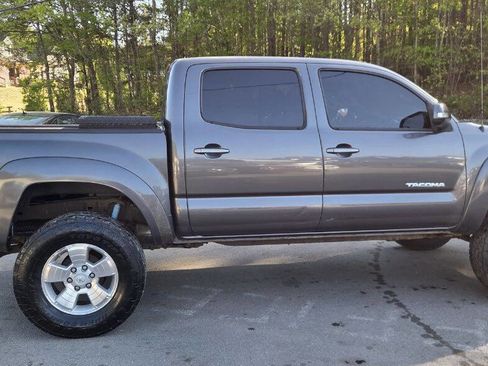 Used 2013 Toyota Tacoma PreRunner w/ TRD Sport Pkg image 5