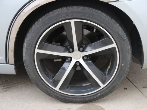 Used 2013 Chrysler 300 image 24